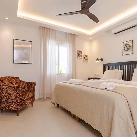Villa Modern With Heated Pool & Bbq Next To The