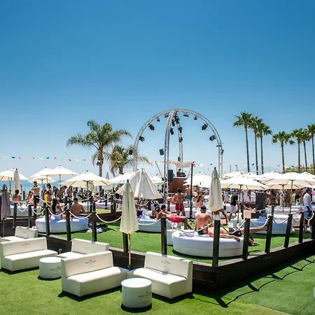 וילה Modern With Heated Pool & Bbq Next To The