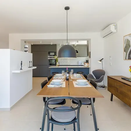 וילה Modern With Heated Pool & Bbq Next To The מארבלה