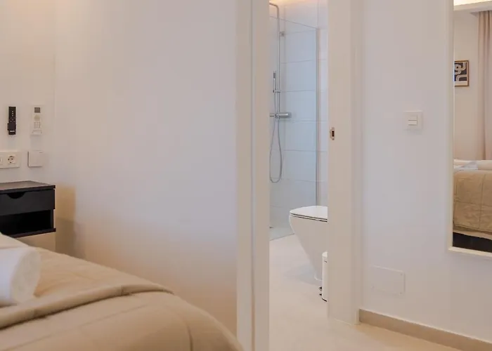 Villa Modern With Heated Pool & Bbq Next To The Marbella