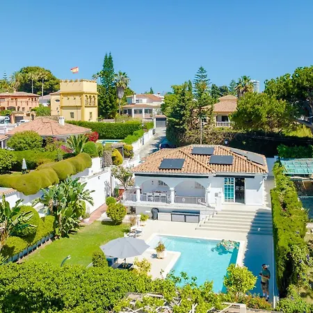 Villa Modern With Heated Pool & Bbq Next To The *