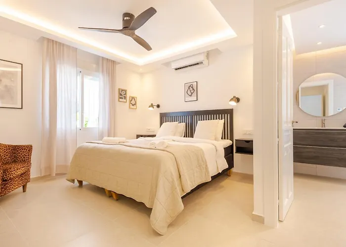 Modern With Heated Pool & Bbq Next To The *