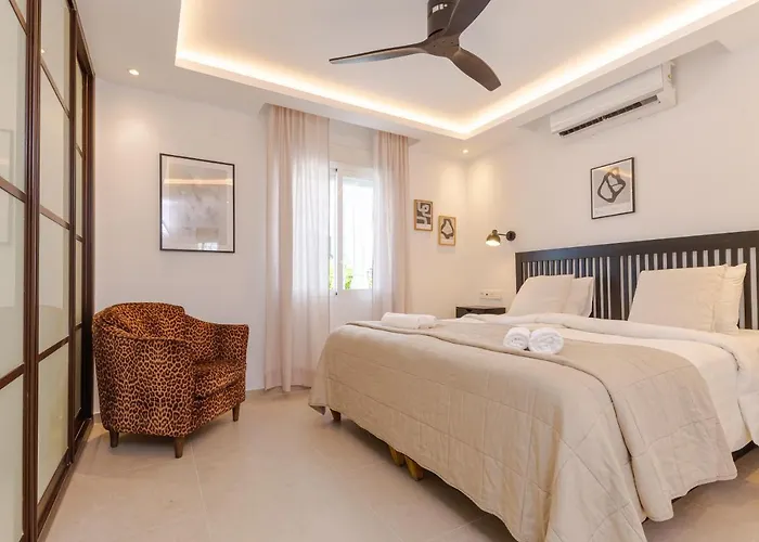 Βίλα Modern With Heated Pool & Bbq Next To The